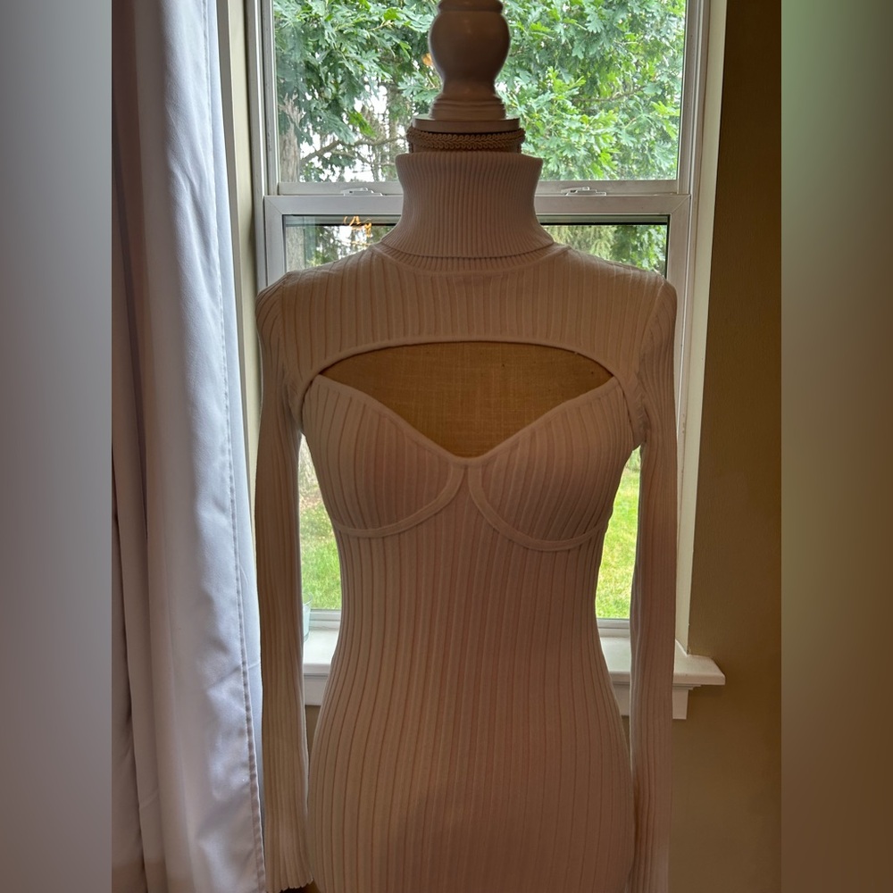 Hot Miami Styles/Hera Collection White Ribbed Cutout Sweater Dress  Size M NWOT🤩